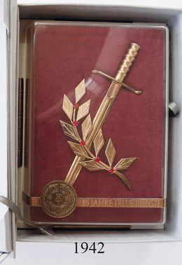 Ehrengeschenk für 25 Jahre treue Dienste