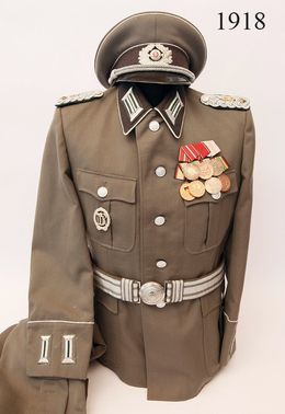 Uniform für einen Major (Arzt)